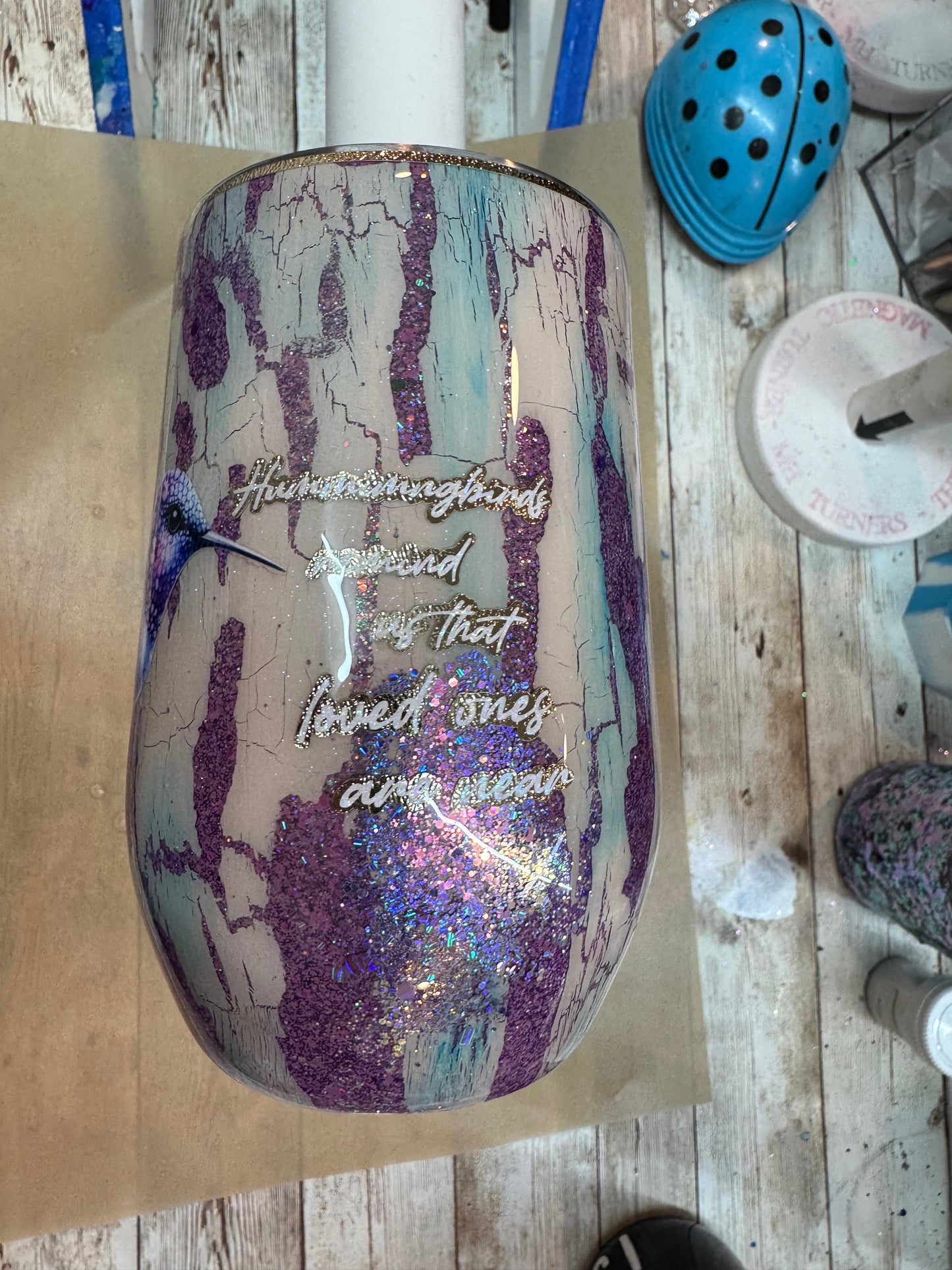 16 oz blue/purple crackle hummingbird coffee cup