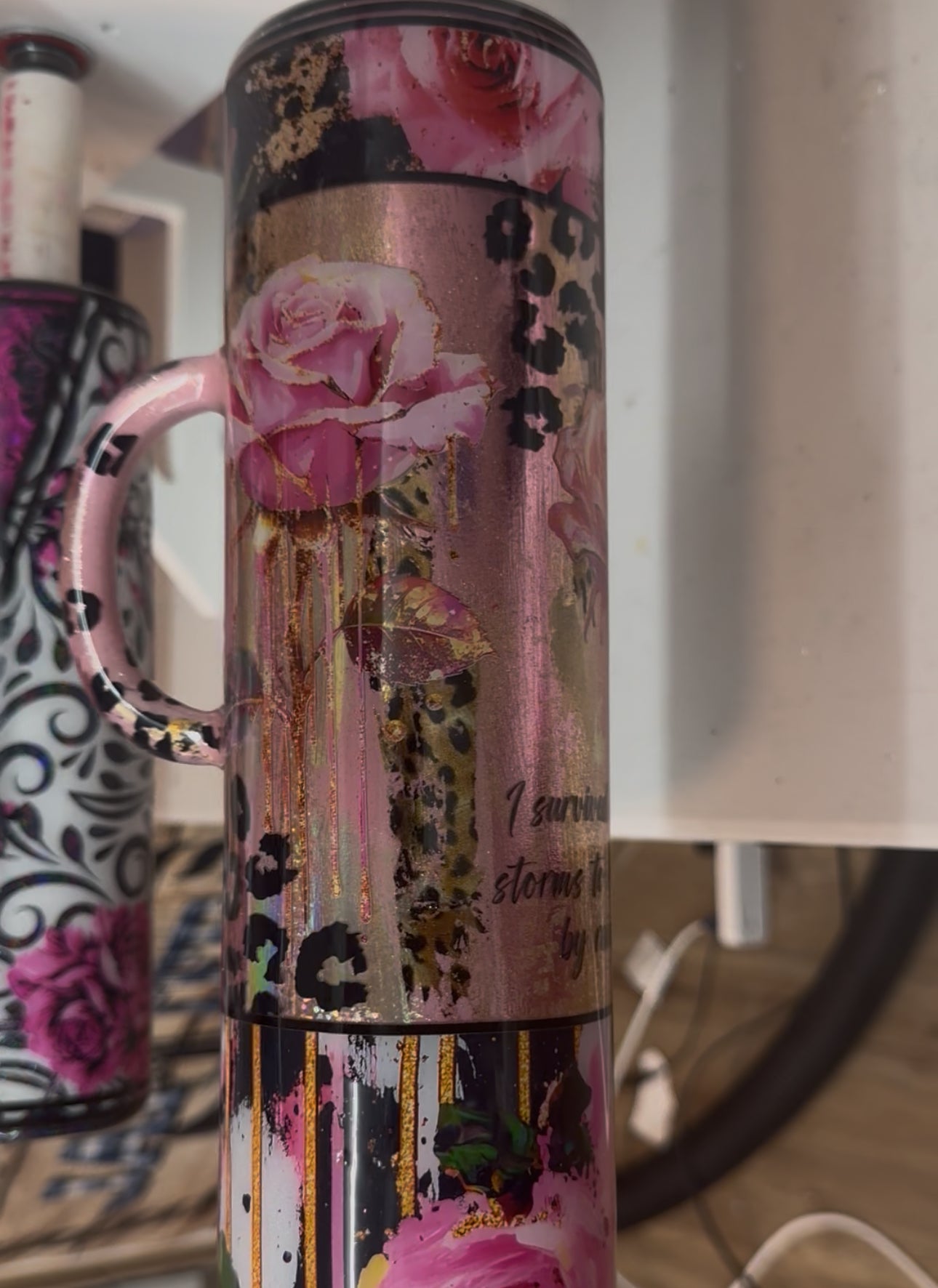 Sara listing only. 32 oz handle , tipsy pink and gold roses