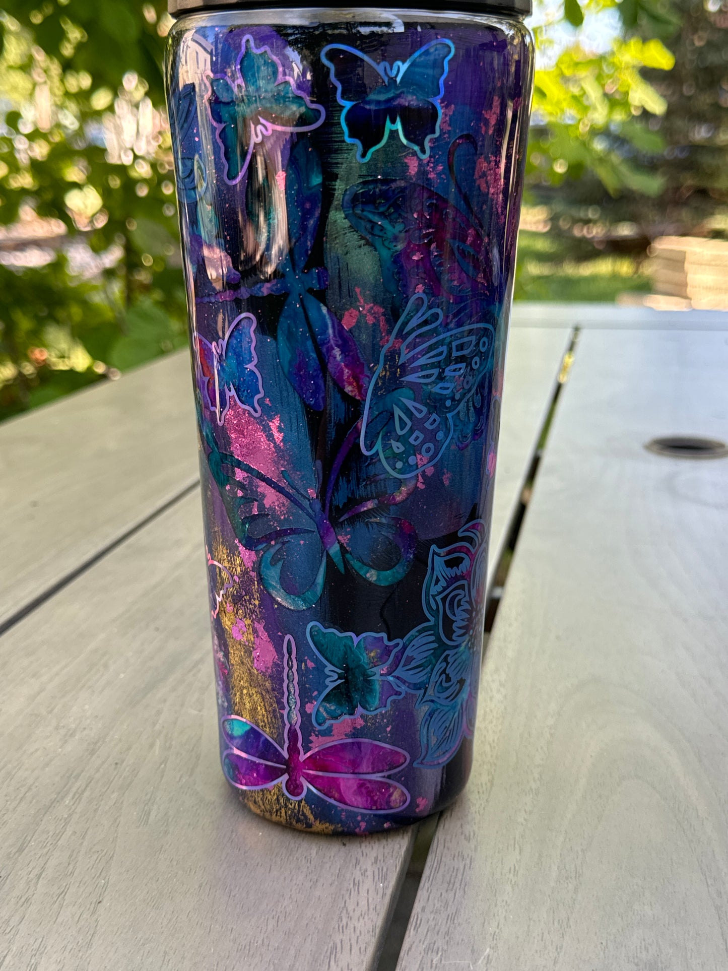 34 oz mono chromatic-ish peekaboo flowers/butterflies/dragonflies