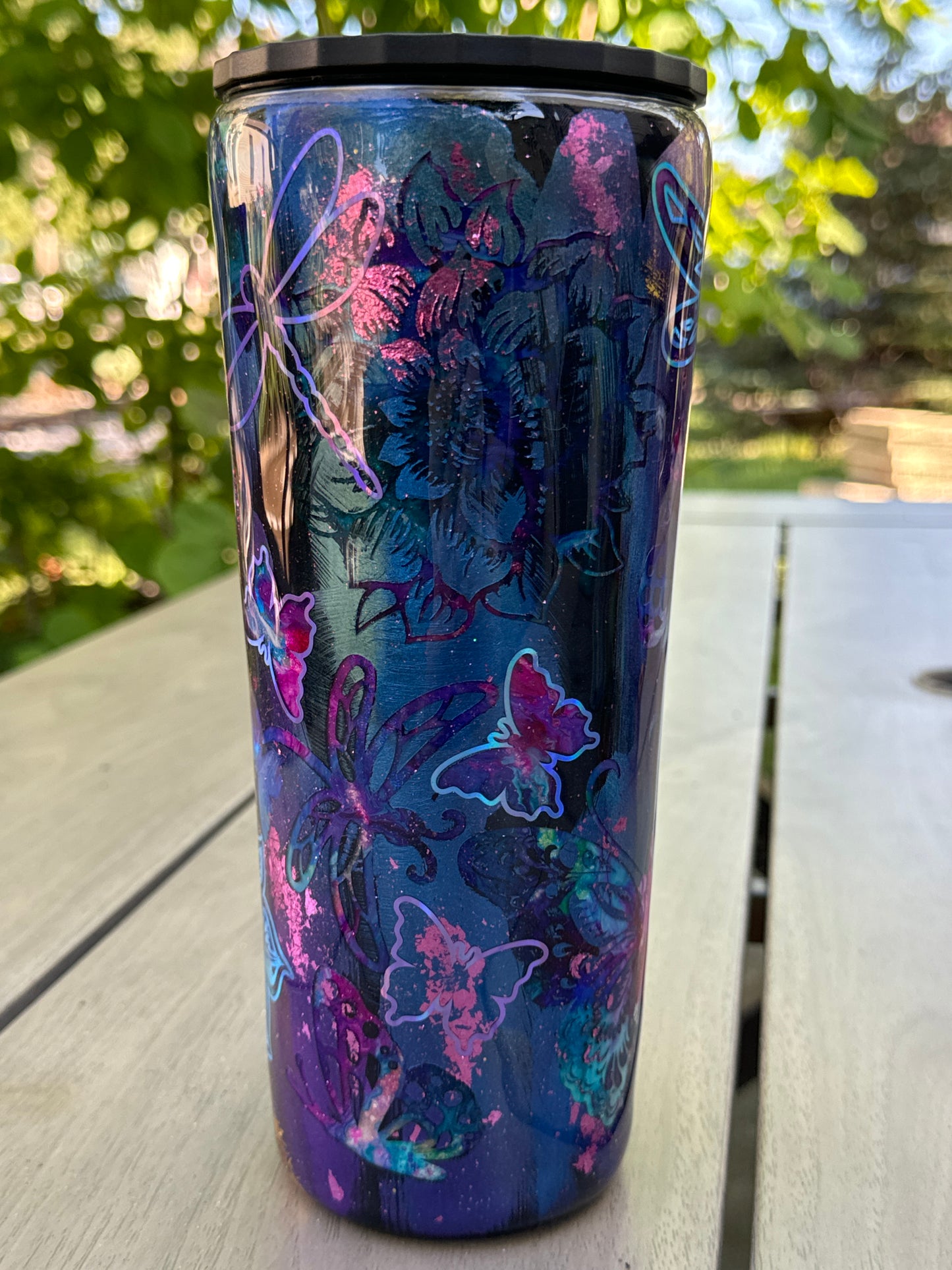 34 oz mono chromatic-ish peekaboo flowers/butterflies/dragonflies