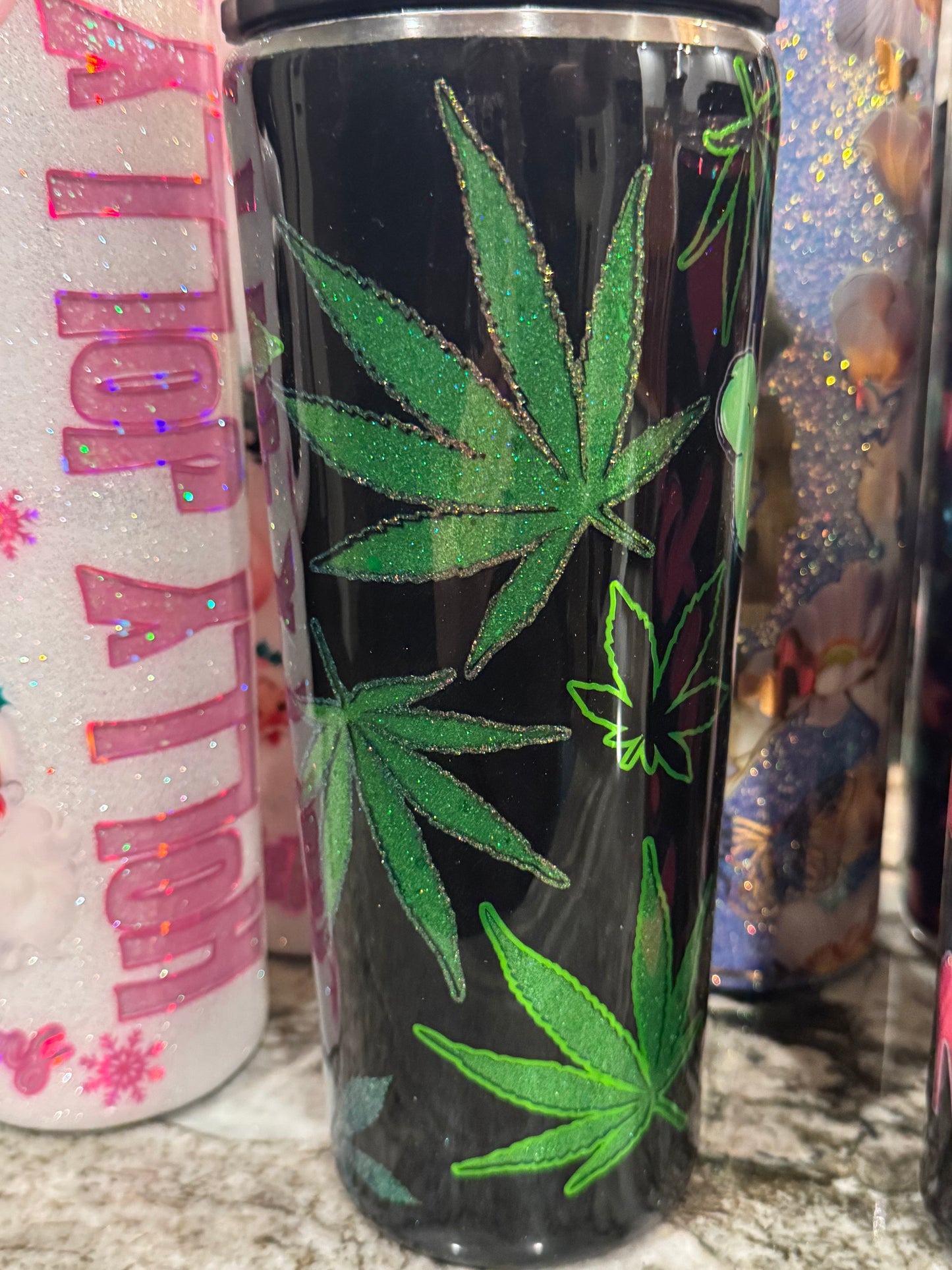34 oz peekaboo 420 leafy w/big green bear