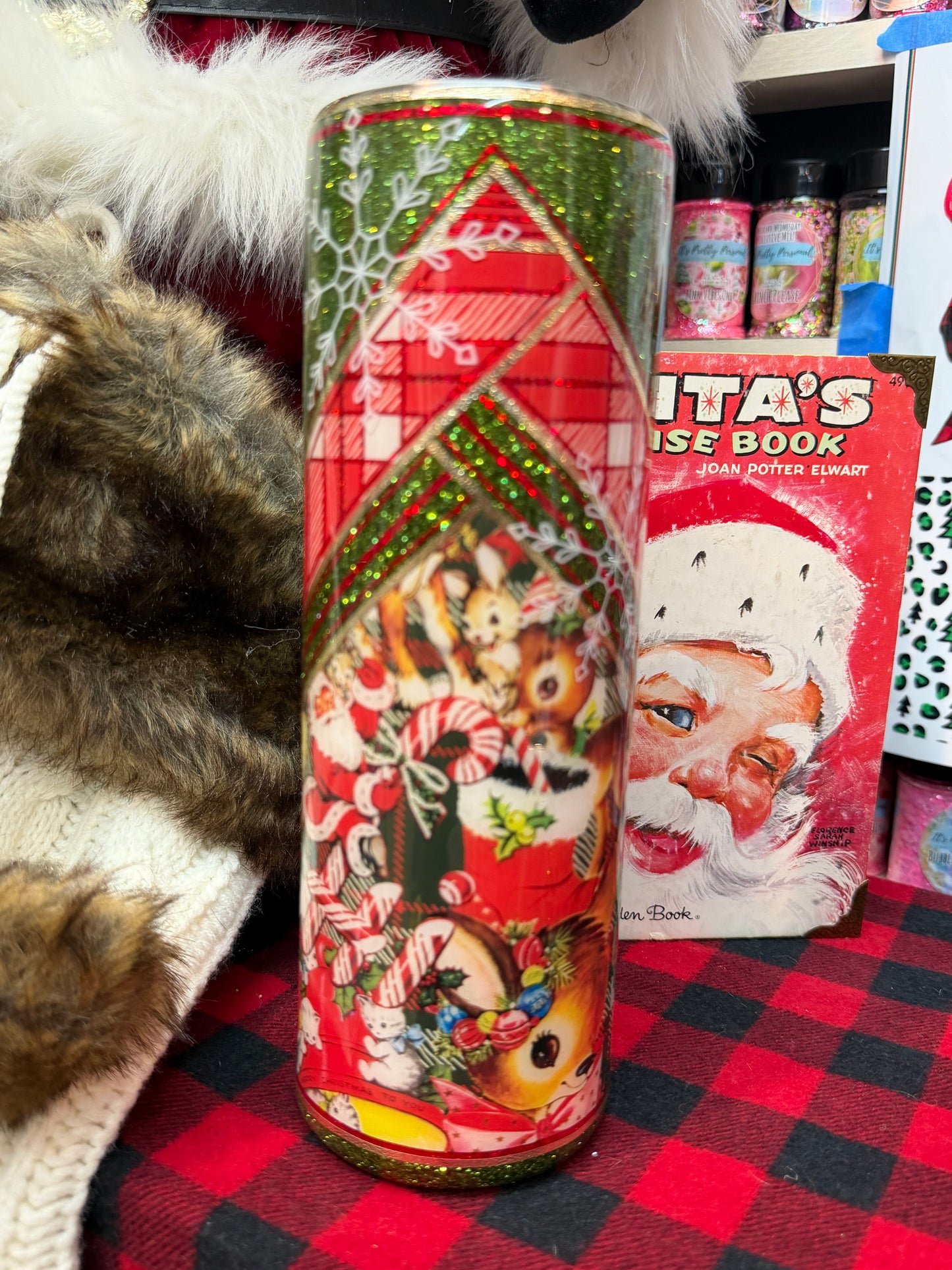 30 ox vintage Christmas, has glitter spread and a fat booty