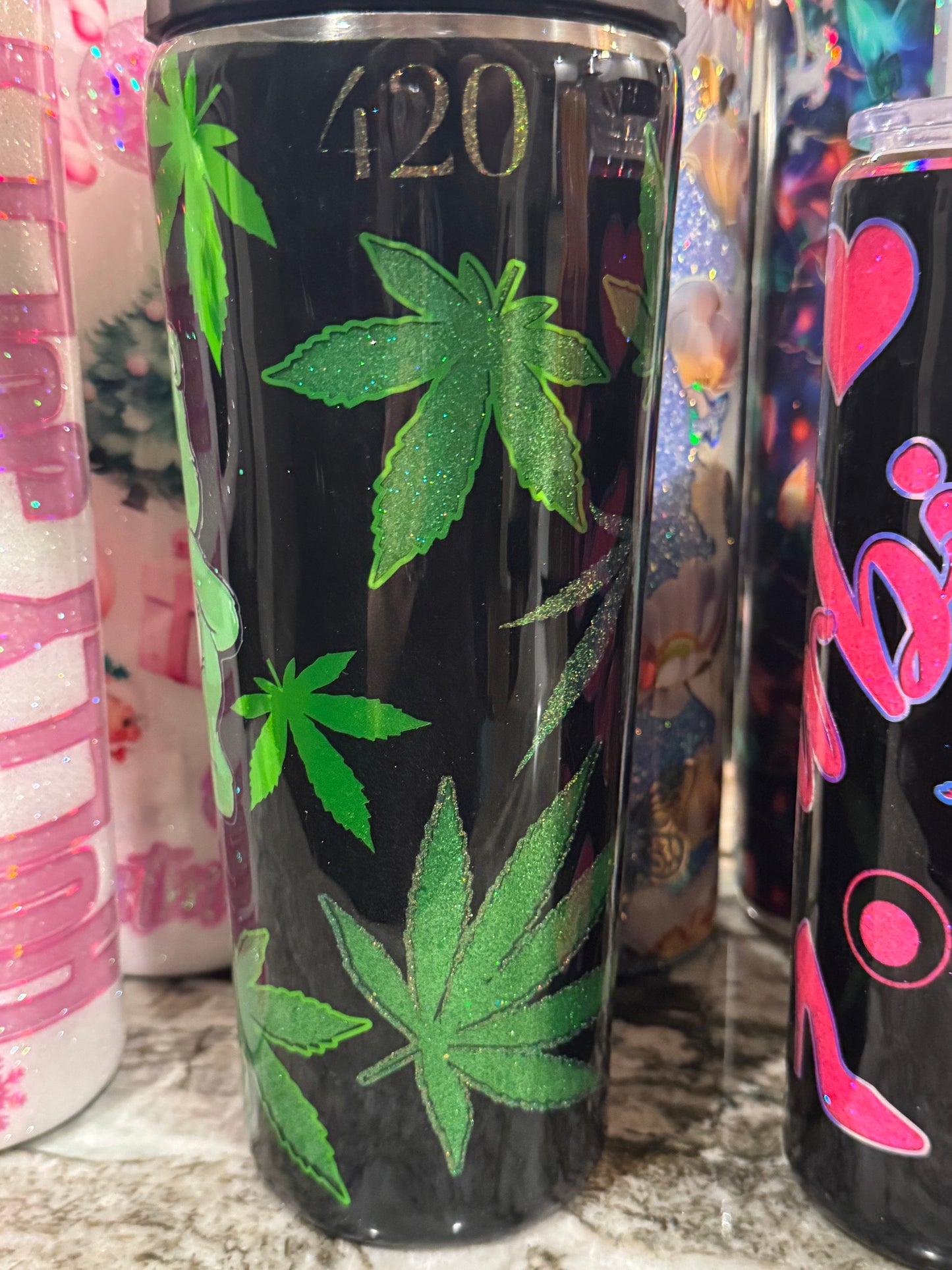 34 oz peekaboo 420 leafy w/big green bear