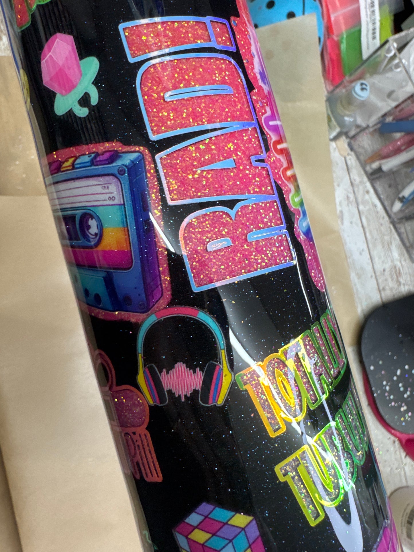 L32 oz tipsy glitter peekaboo “Totally 80’s”
